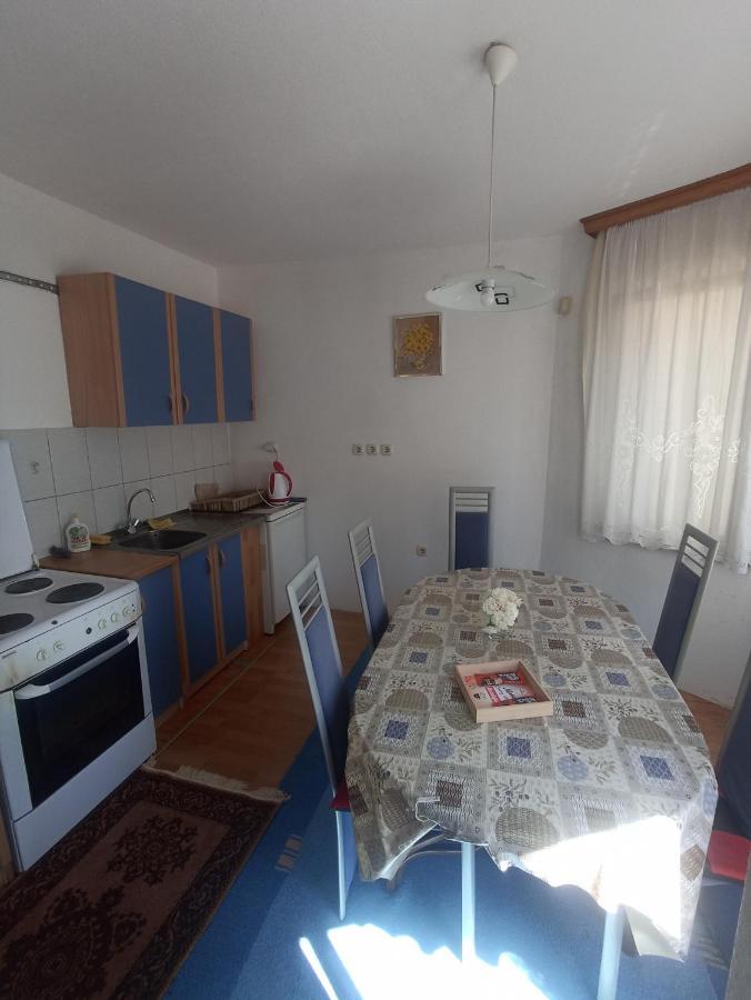 Sleep & Fly - Sarajevo Airport Apartment Екстериор снимка