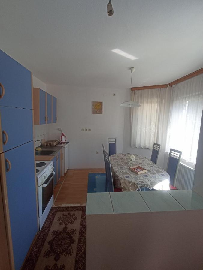 Sleep & Fly - Sarajevo Airport Apartment Екстериор снимка