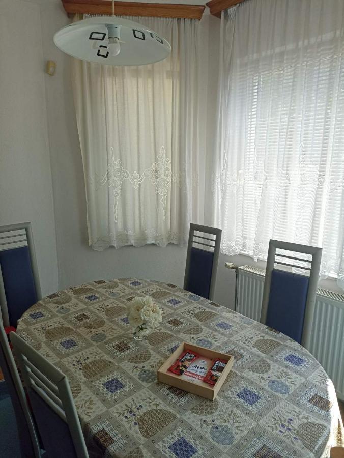 Sleep & Fly - Sarajevo Airport Apartment Екстериор снимка