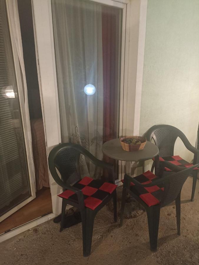 Sleep & Fly - Sarajevo Airport Apartment Екстериор снимка