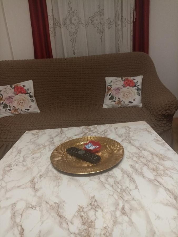 Sleep & Fly - Sarajevo Airport Apartment Екстериор снимка