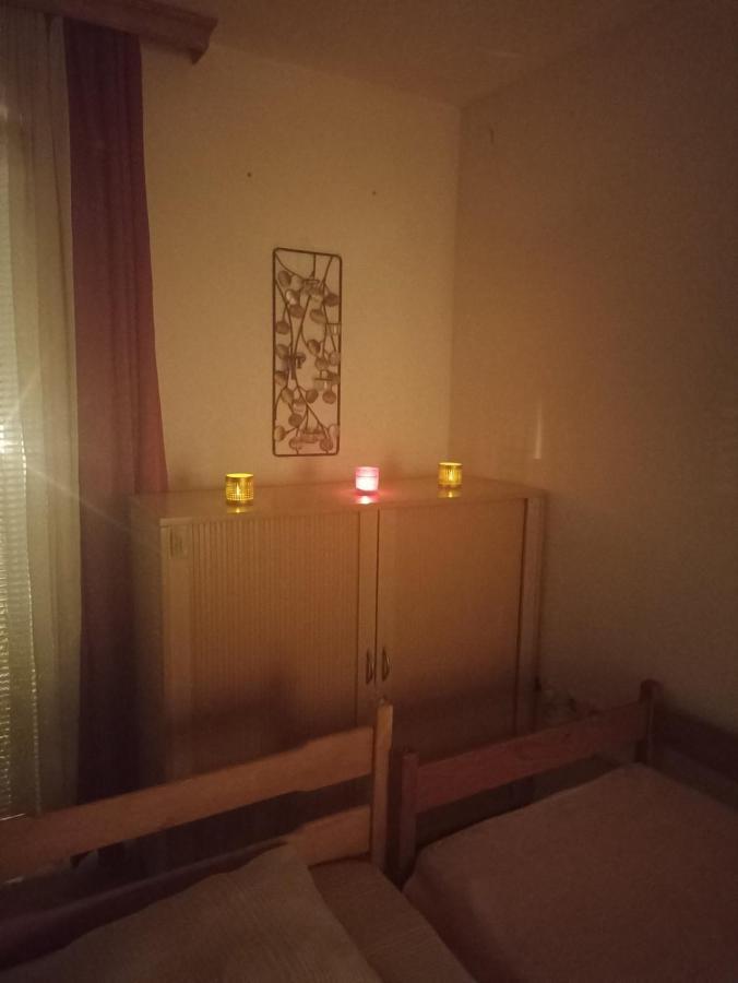 Sleep & Fly - Sarajevo Airport Apartment Екстериор снимка